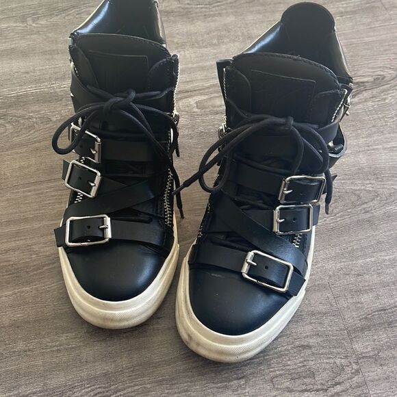 Giuseppe zanotti 
 Multi-Buckle High-Top Sneaker, Nero 36 - Picture 4 of 5